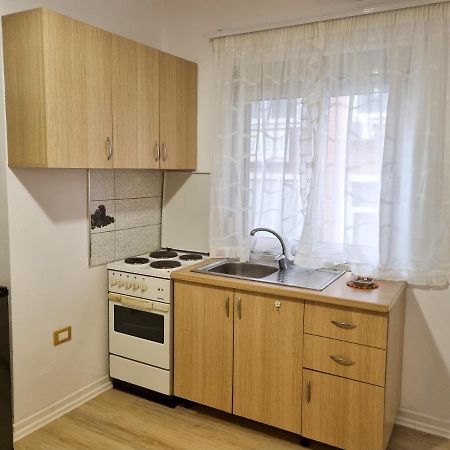 Cozy Apartment In City Center Тирана Екстериор снимка