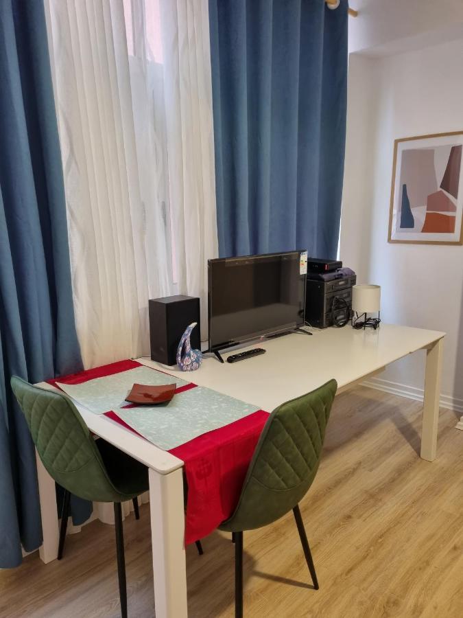Cozy Apartment In City Center Тирана Екстериор снимка