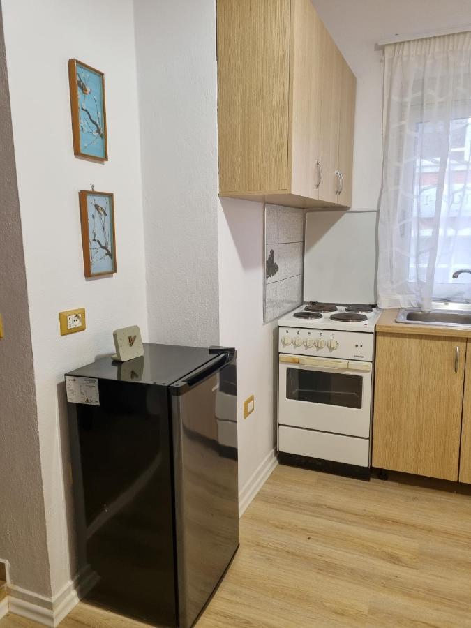 Cozy Apartment In City Center Тирана Екстериор снимка
