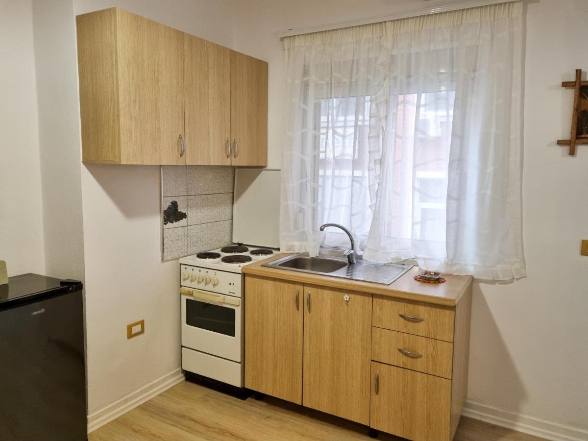 Cozy Apartment In City Center Тирана Екстериор снимка