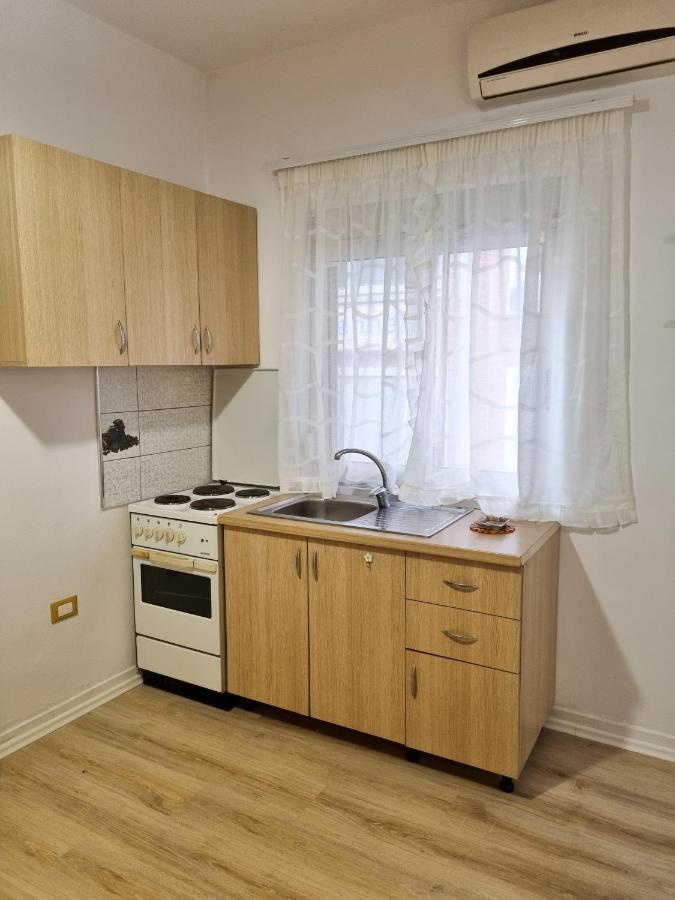 Cozy Apartment In City Center Тирана Екстериор снимка