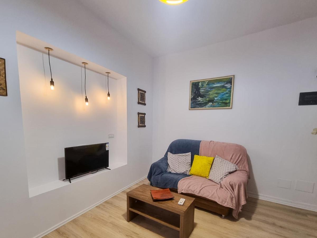 Cozy Apartment In City Center Тирана Екстериор снимка