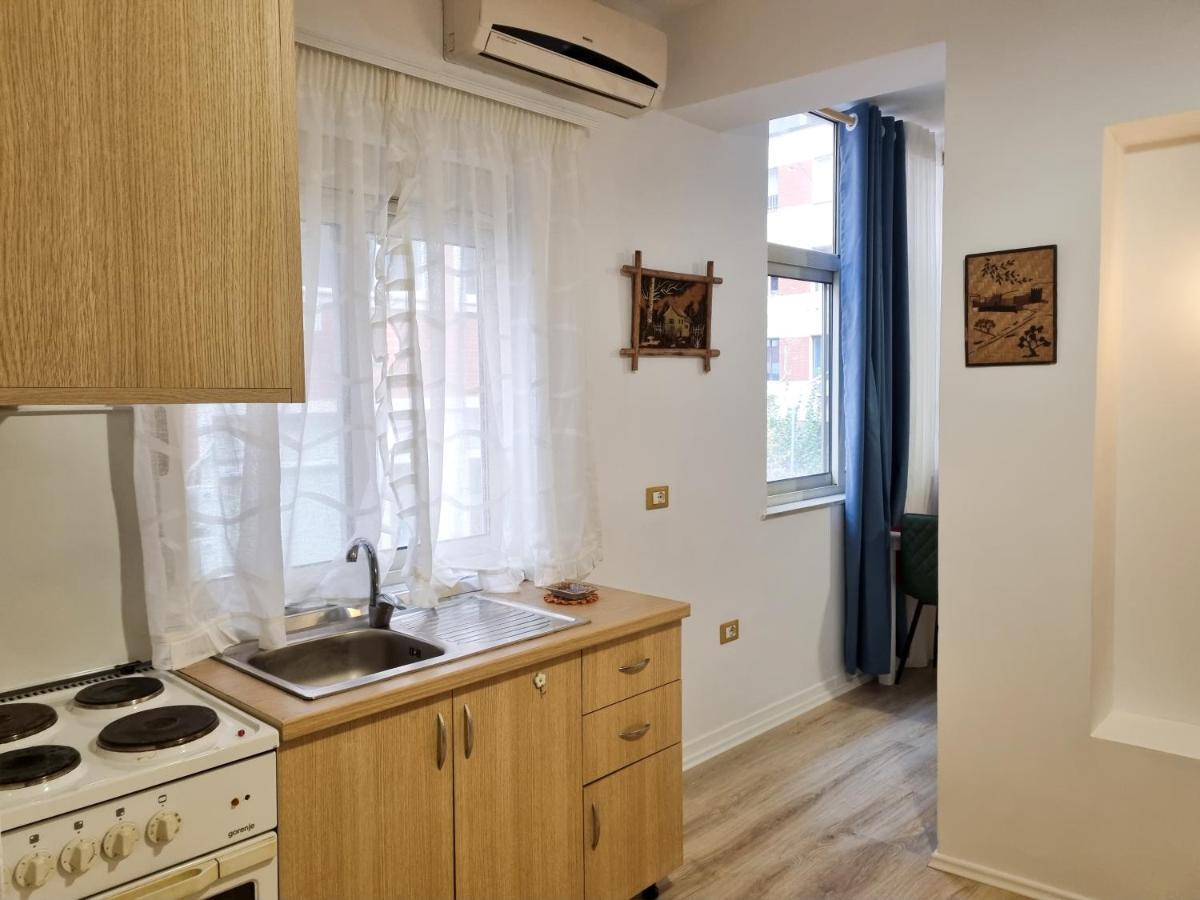 Cozy Apartment In City Center Тирана Екстериор снимка
