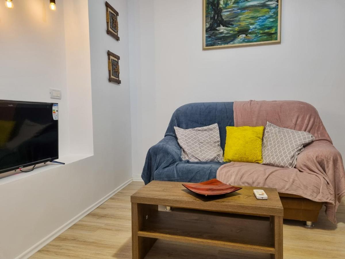 Cozy Apartment In City Center Тирана Екстериор снимка