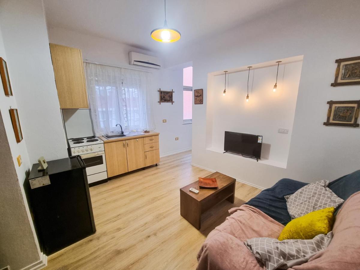 Cozy Apartment In City Center Тирана Екстериор снимка