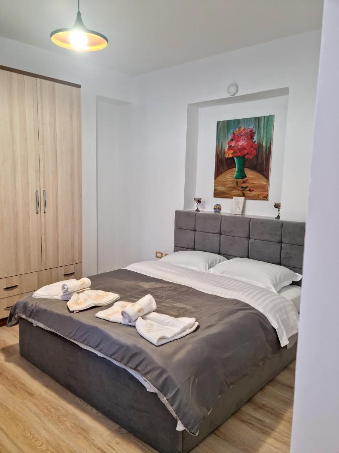 Cozy Apartment In City Center Тирана Екстериор снимка